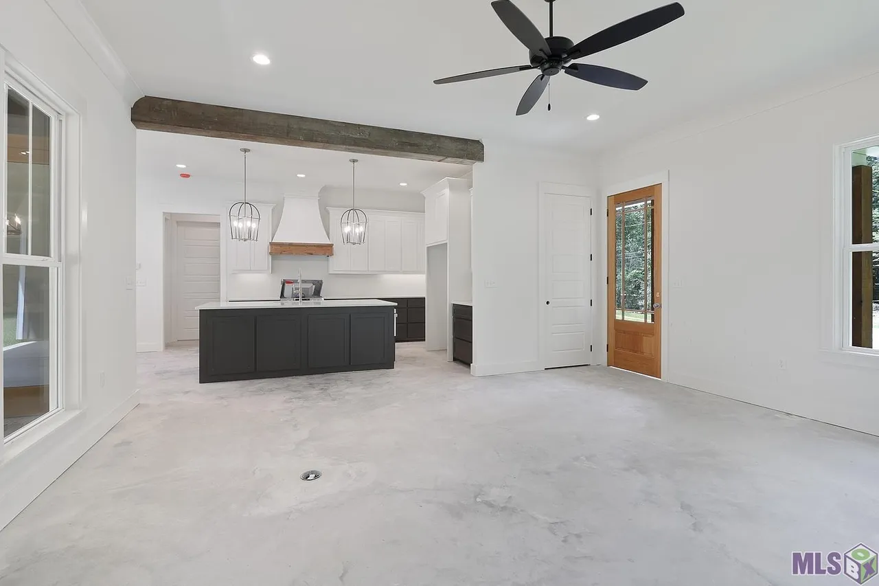 Minature Rd - Image 21